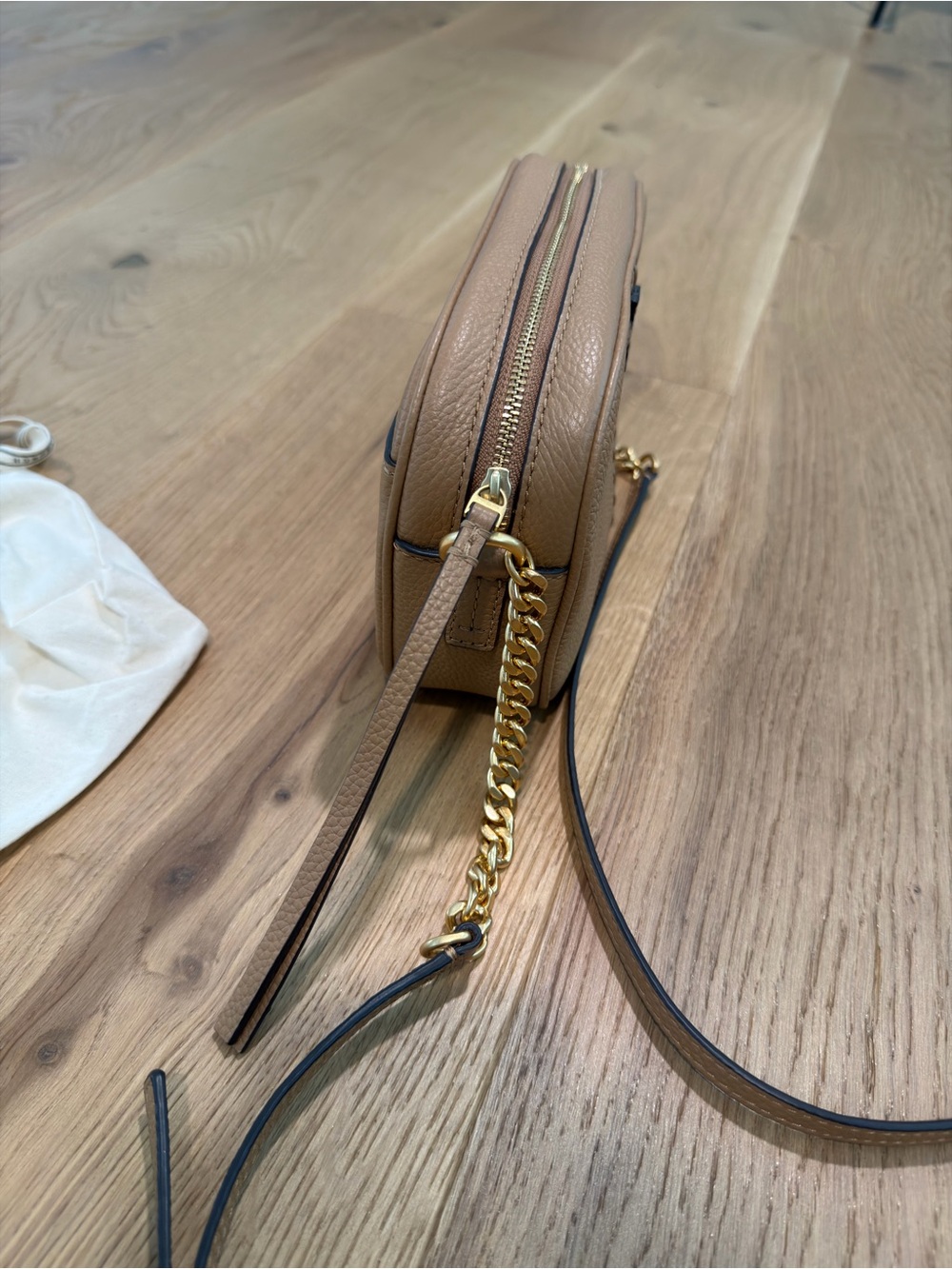 Tory Burch Kira Pebbled Leather Camera Bag - Picture 8 of 10